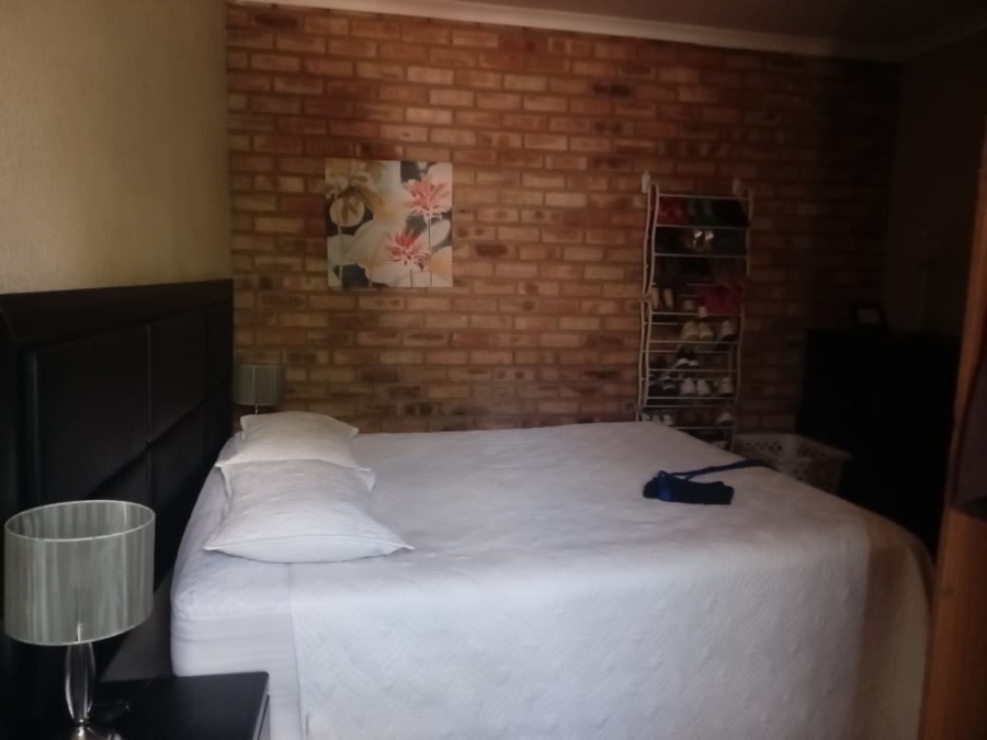 3 Bedroom Property for Sale in Rustenburg Central North West